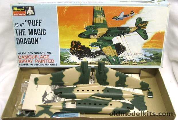 Monogram 1/90 AC-47 'Puff The Magic Dragon' with Factory Camouflage Paint - Blue Box Issue, PA148-150 plastic model kit